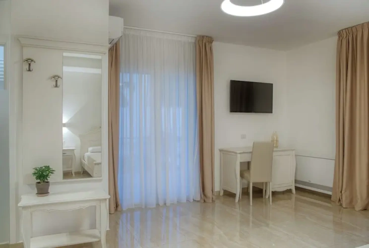 Deluxe Double room with garden view