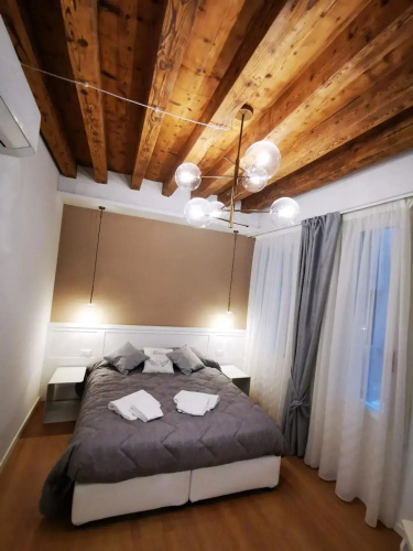 Deluxe 3 Bedrooom Flat in Rialto