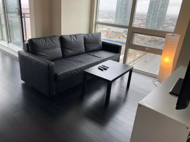Deluxe Corner Suite - By Elite Suites