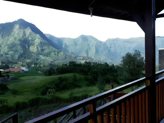 Lava View Lodge