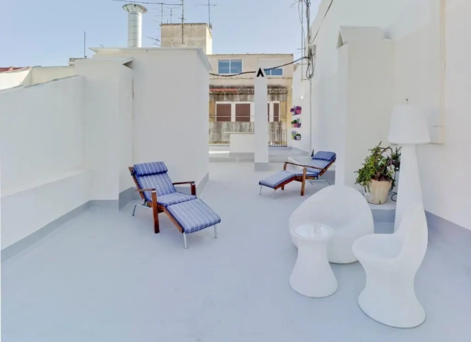 2 Bedrooms Penthouse Apartment