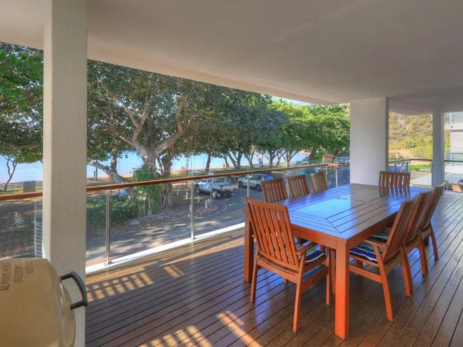 3 Bedrooms Apartment