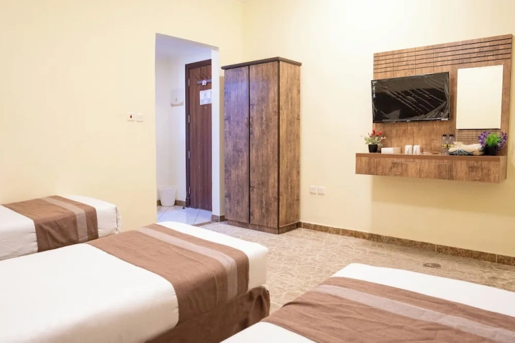 Standard Triple room
