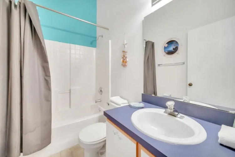 Bright Spacious Retreat With Private Pool Lanai Game Room