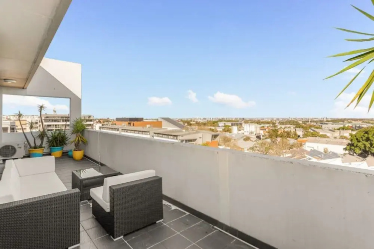 Spacious 2-bed With Two Balconies With City Views