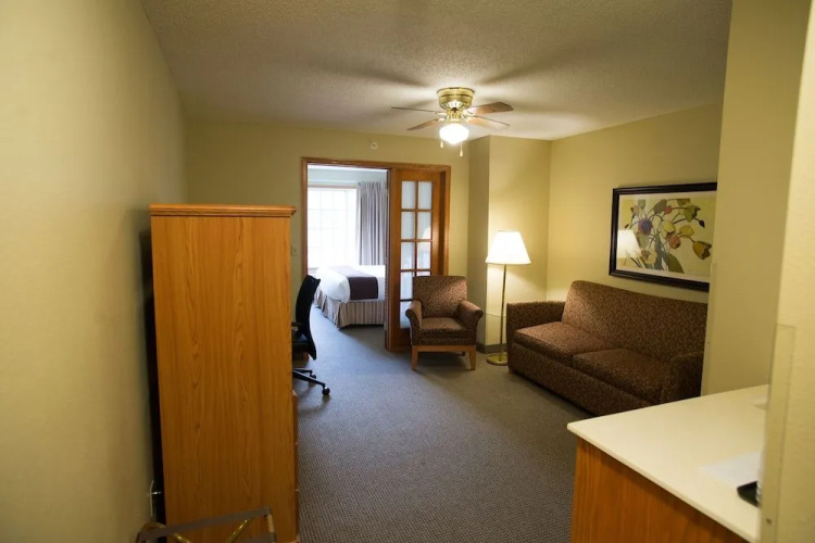 Country Inn Walker