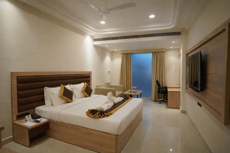 Standard Club room