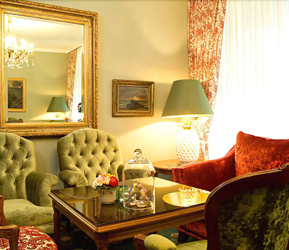 Admiral Hotel