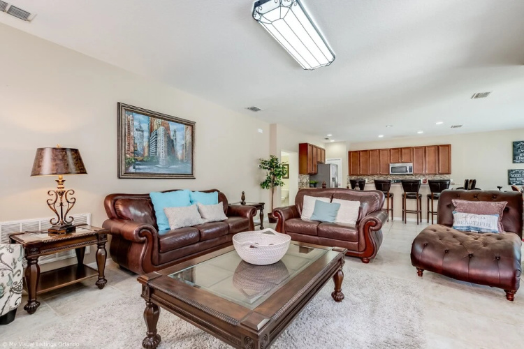 210 Las Fuentes Dr