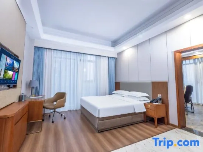 1 Bedroom Double Attic Suite