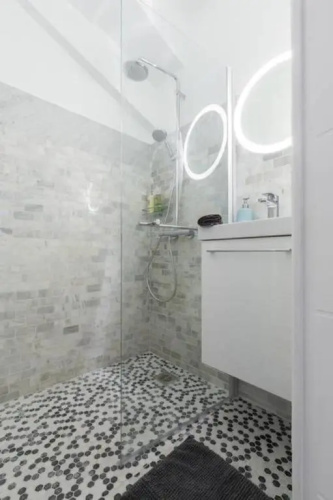 Charming 1 Bedroom Apartment Center
