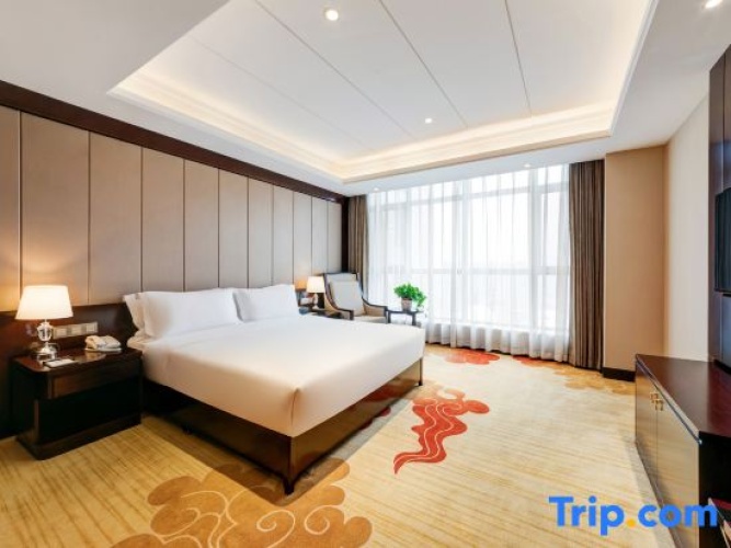 Deluxe Family Suite