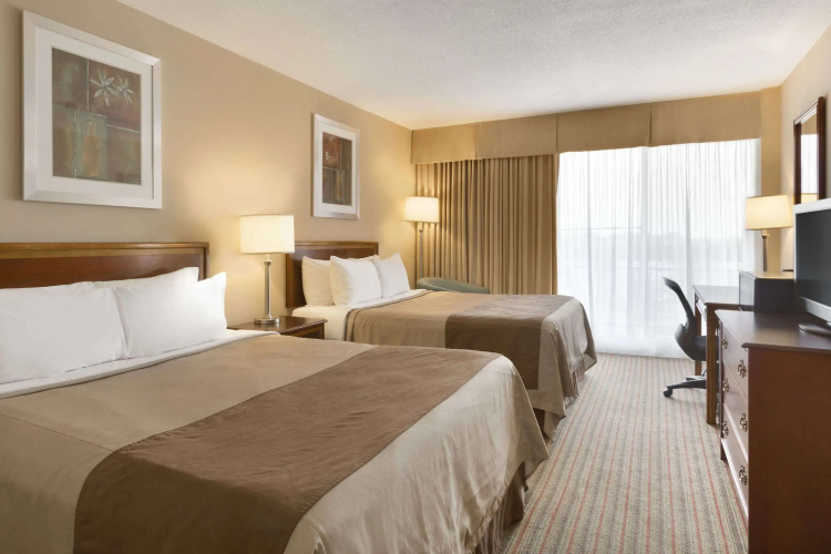 Ramada by Wyndham Belleville Harbourview Conference Centre