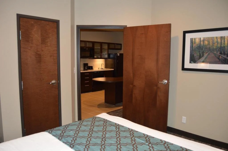 Heritage Place Hotel & Suites