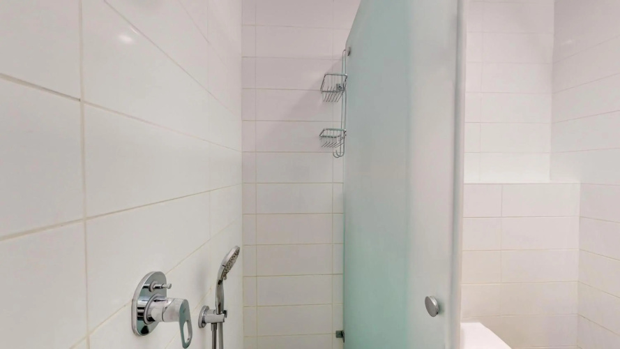Luminous 3BR in Florentine