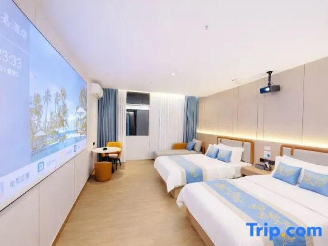 Standard Twin room with garden view