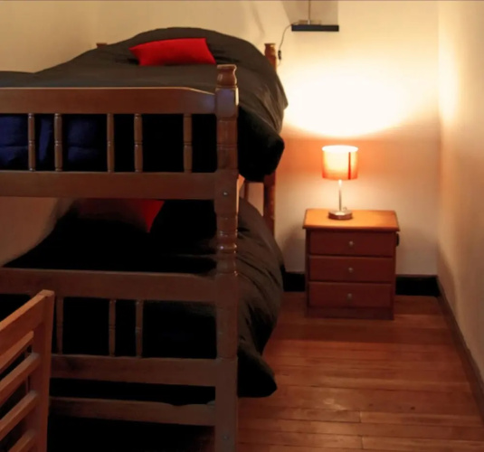 Hostal Irreal - Hostel