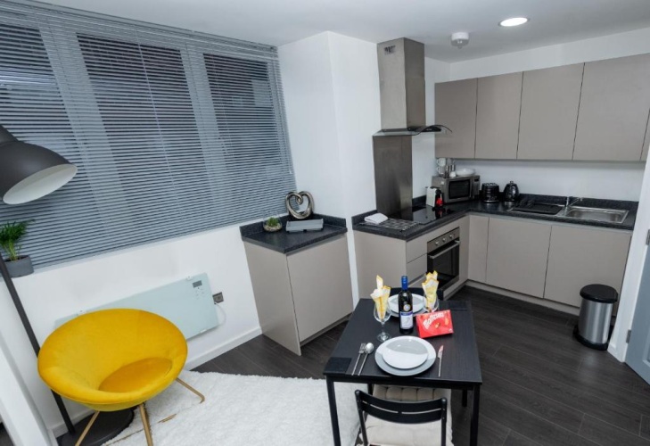 Deluxe Double Basement Apartment
