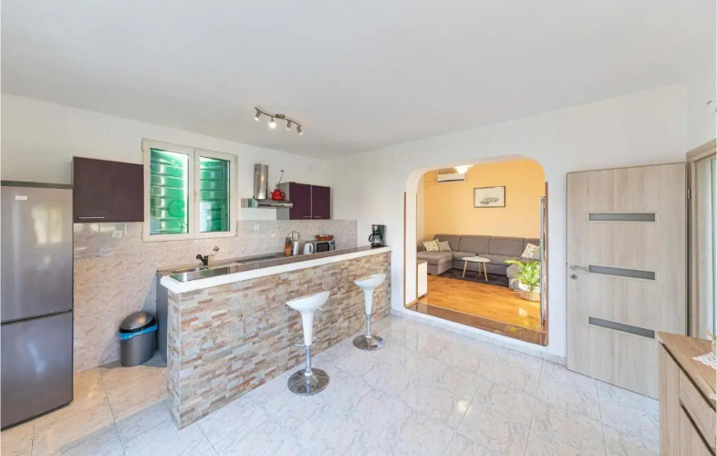 Apartment Kastel Kambelovac 10