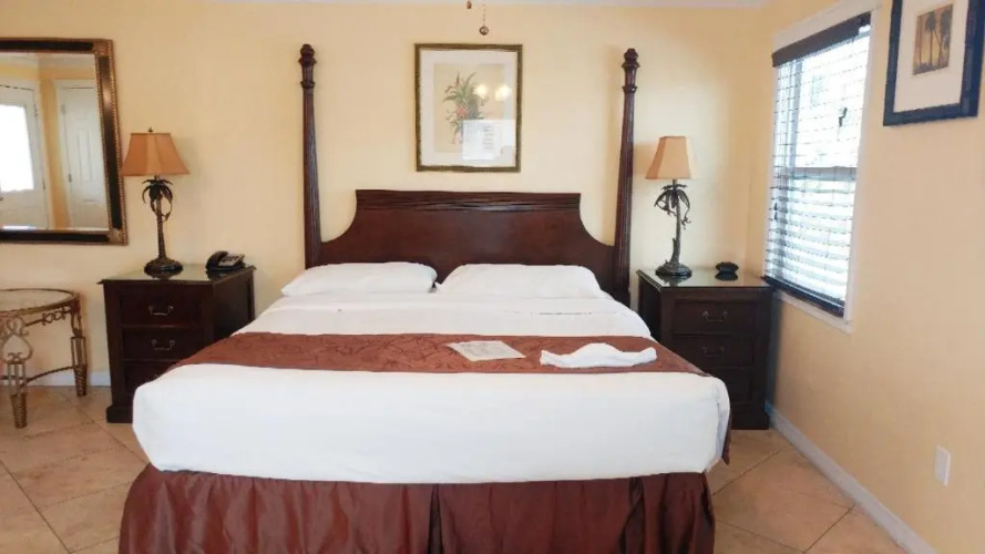 Flamingo Inn