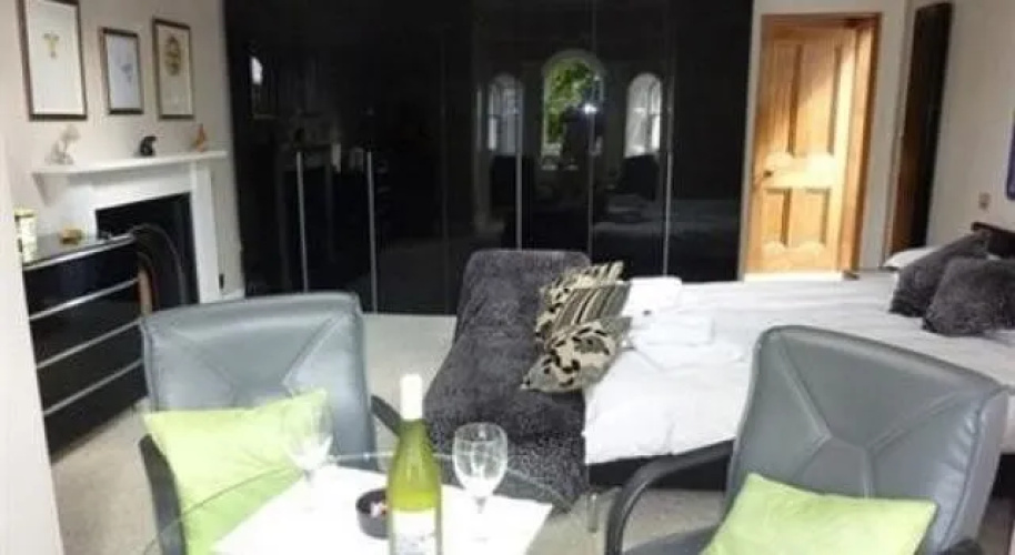 Allburys Boutique B&b