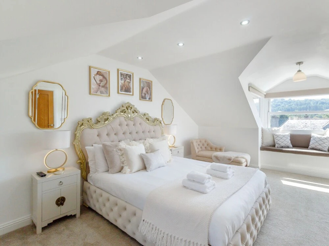 Queen Elizabeth Suite