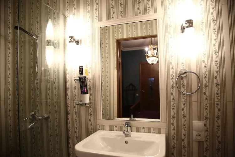 Tbilisi Art Deco Apartment