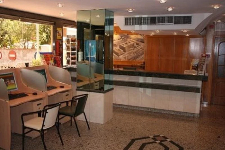 Apartamentos Luna Suites Granada