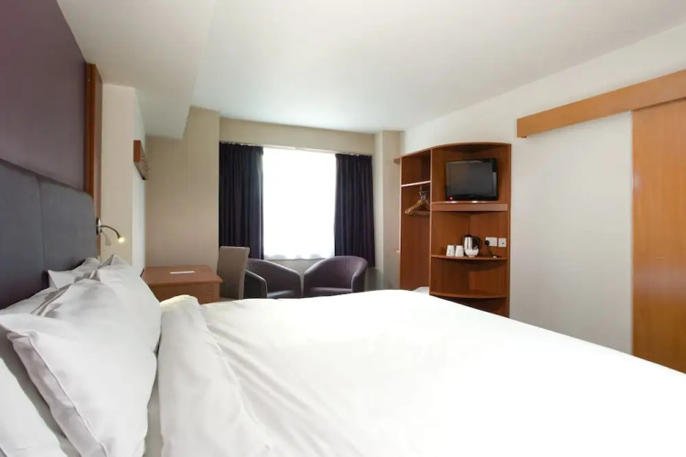 The NewBridge Hotel