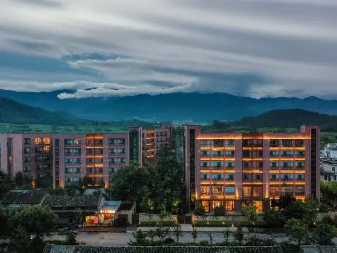 Tengchong Yunfeng Resort & Spa