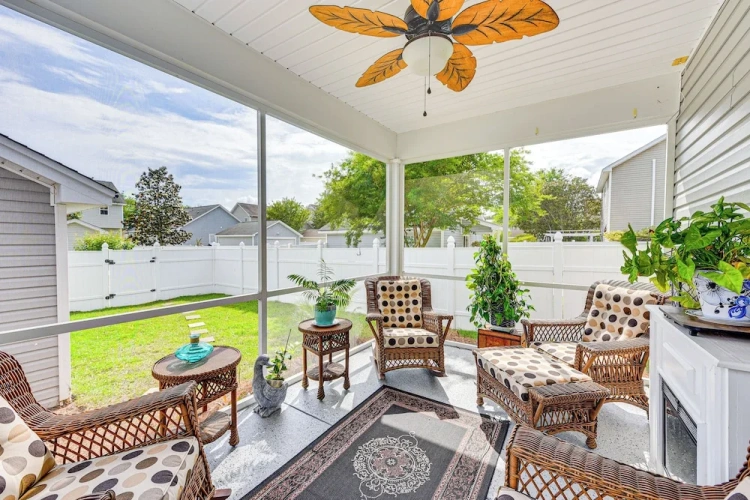 4 Bedrooms Cottage with balcony