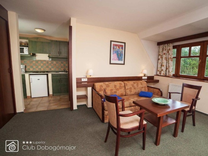 2 Bedrooms Apartment
