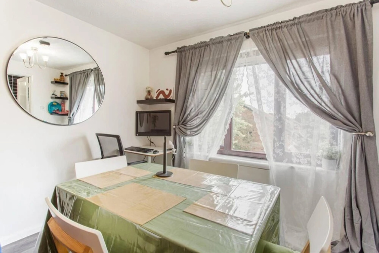 Immaculate 2-bed Apartment in Dagenham