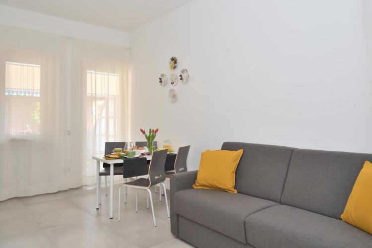 Apartment with balcony