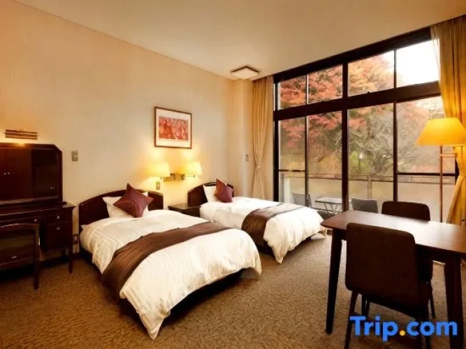 Standard Twin room with garden view