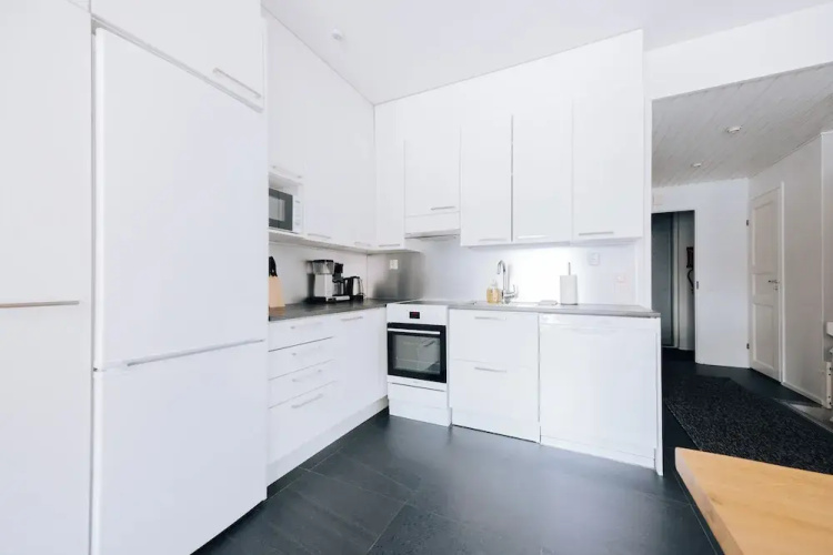 Spacious 3BR Apt. with Sauna