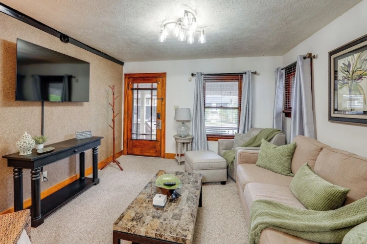 2 Bedrooms Cottage