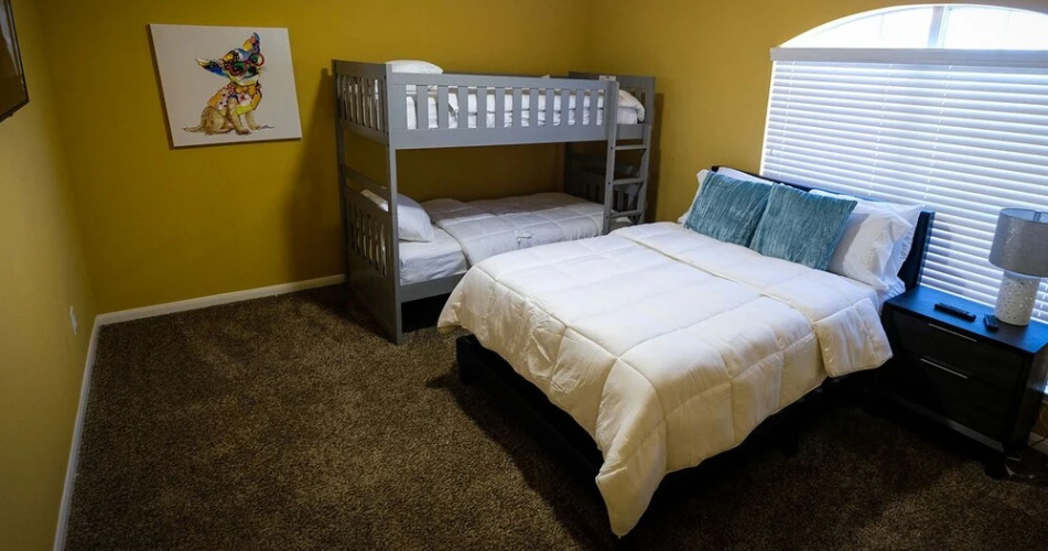 4Bdrm 3.5Bath 11Beds - Great House