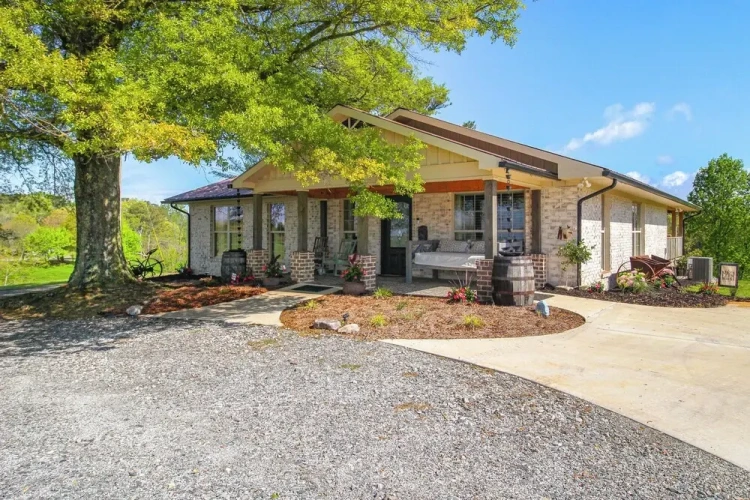 3 Bedrooms Cottage