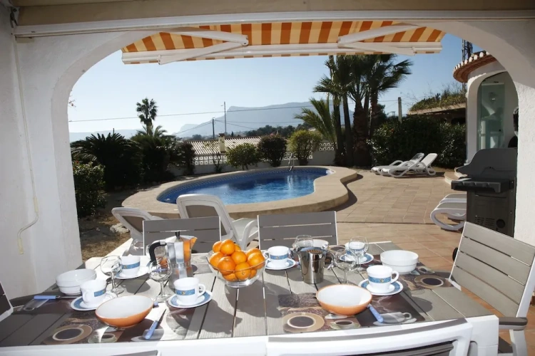 3 Bedrooms Apartment