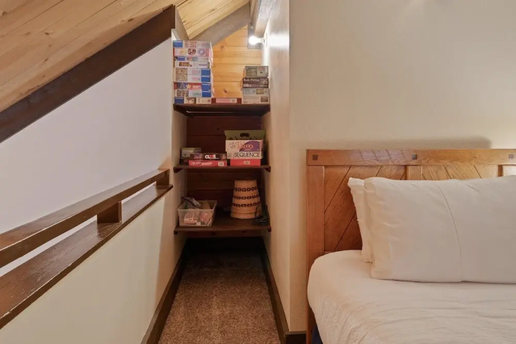 Pole House 10 2 Bedroom Cabin