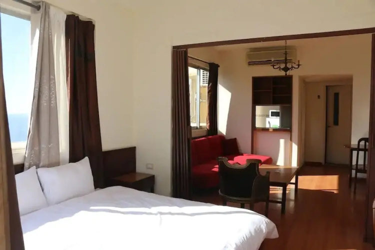 Universal Residence