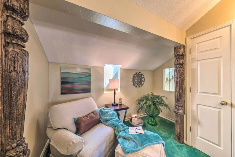 Eclectic Home w/ Deck: 4 Miles to Ski Cloudcroft!
