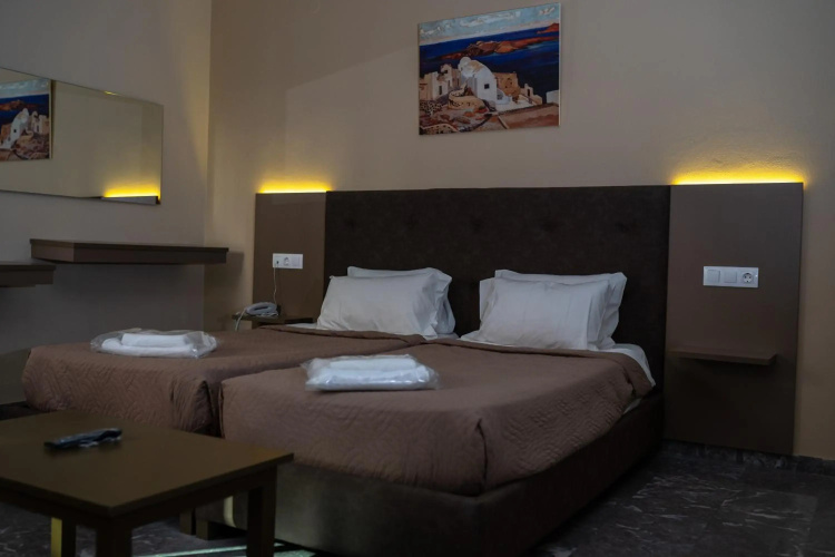 Ekavi Hotel
