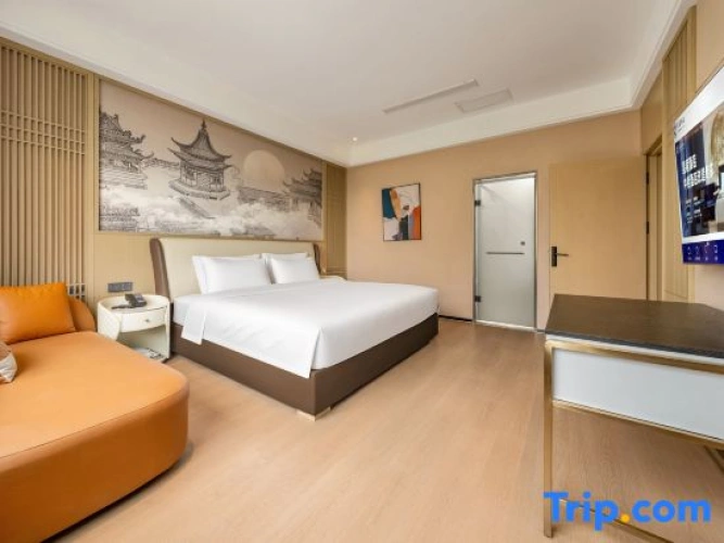 Deluxe Suite