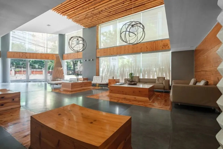 2BR Apartment With Jacuzzi - Pool - City Skyline