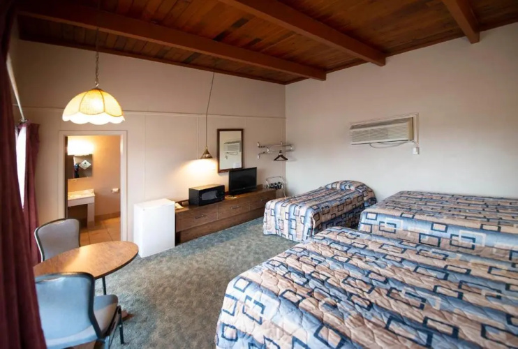 Cedar Inn