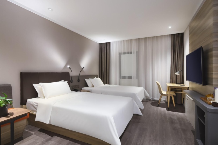 Standard Twin room with view