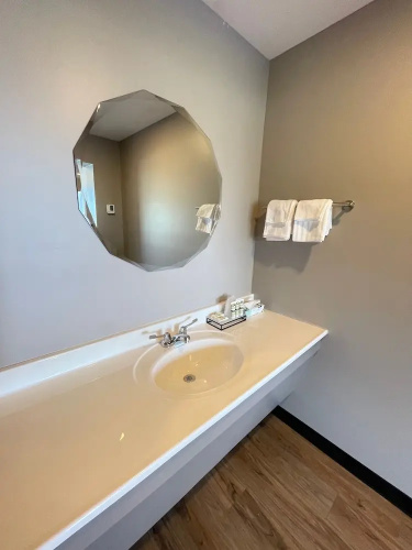 Four Seasons Inn