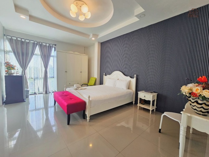 Suite with balcony